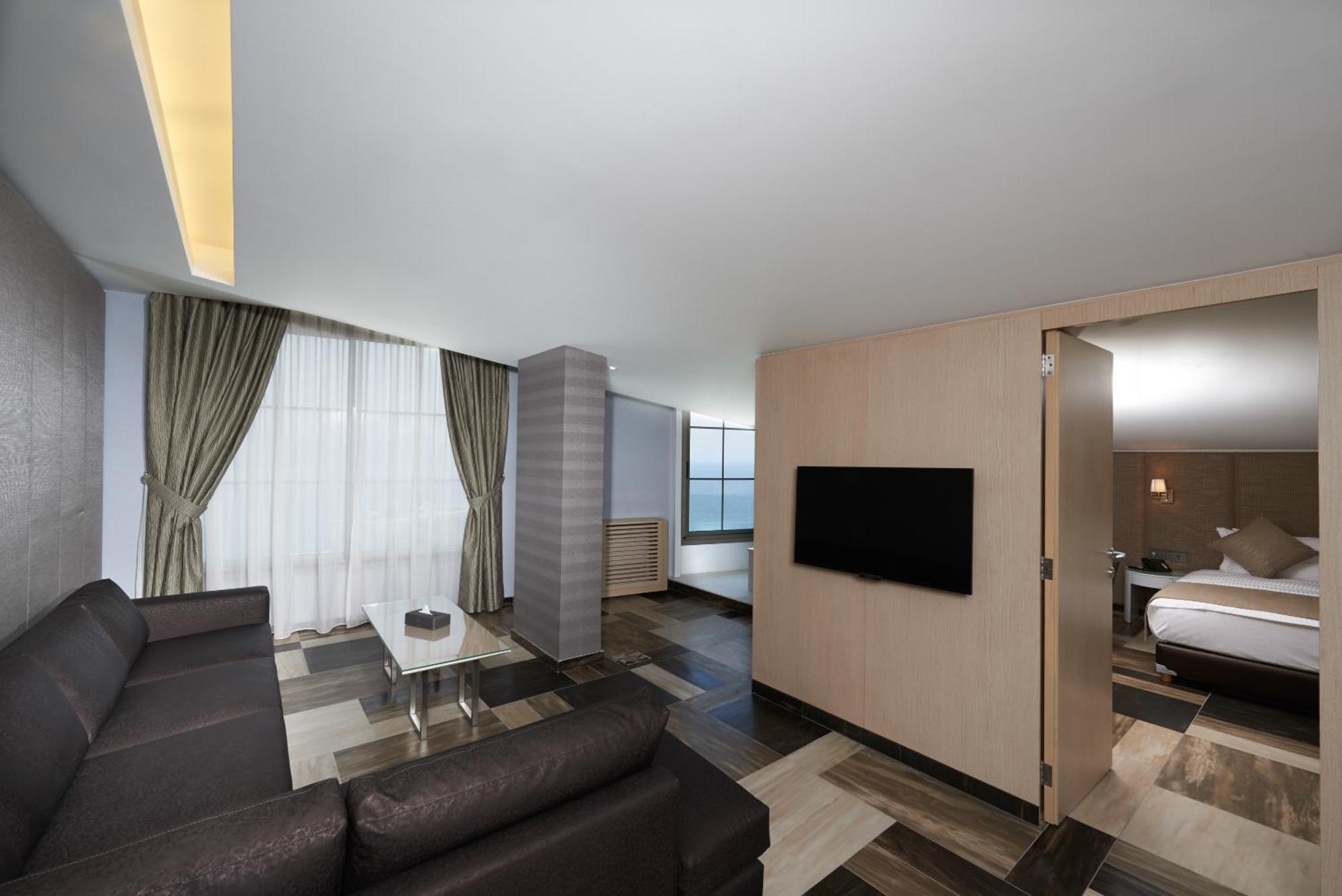 Monte Cassino Hotel Jounieh Exterior photo